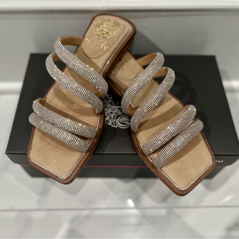 Brand new! Women’s Vince Camuto sandals